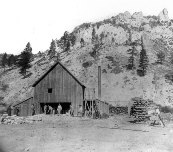 California History - Quartz Mill, Silver Mountain, Alpine County circa 1866 .