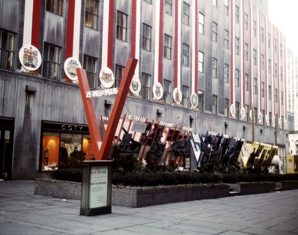 United Nations exhibit by OWI in Rockefeller Plaza, New York, N.Y. View of entrance from 5th Avenue - March 1943.
