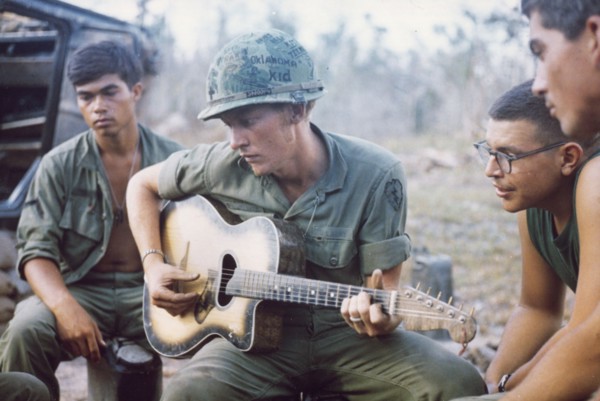 Guitar player in Vietnam
