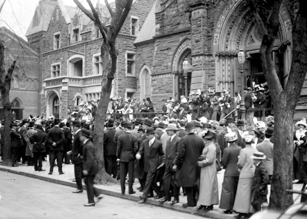 Easter crowd at St. Patrick's Church