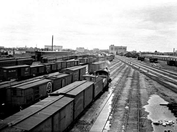 Railways cars and tracks in Winnipeg