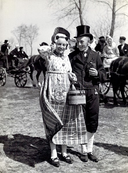 West Frisian wedding Location: Stompetoren: 1942.