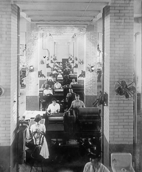 Women workers in the Bureau of Printing & Engraving [Washington, D.C.] ca.  between 1910 and 1925