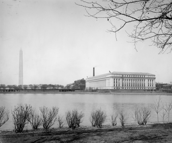 Bureau of Printing & Engraving building, [Washington, D.C.] ca.  between 1910 and 1925
