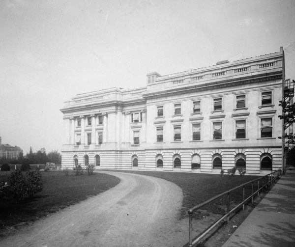 Agriculture Department building, [Washington, D.C.] ca.  between 1910 and 1926