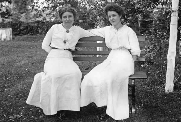 Ethel [left] & Edna [right] Berry ca.  between 1910 and 1925