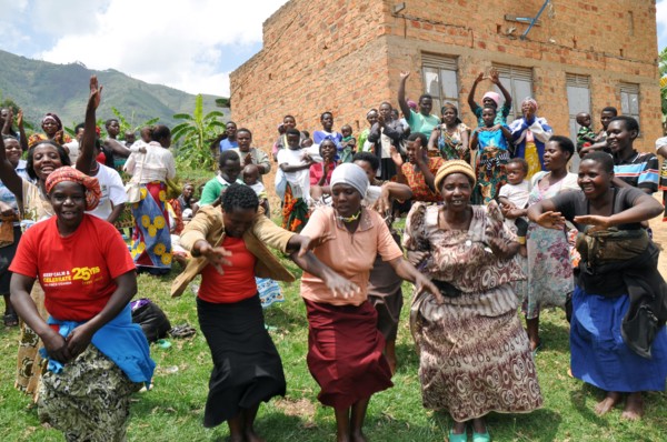 Members of the Family Life School in the Bulambira community (Rubanda district) in Uganda, women sing and dance ca. 14 March 2018