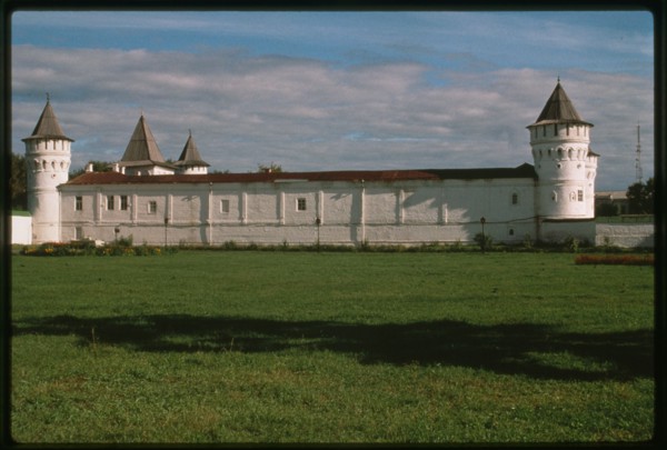 Tobol'sk kremlin, Merchants' Court (Gostinnyi Dvor), (1703-05), south view, Tobol'sk, Russia 1999.