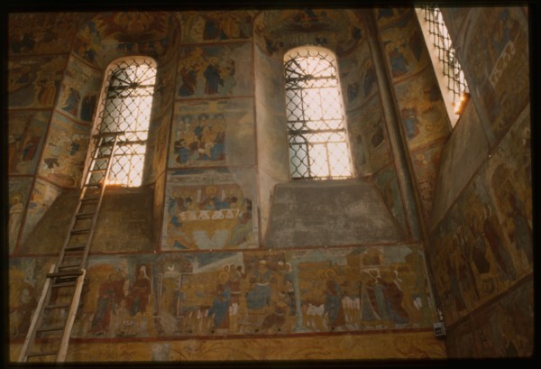 Church of the Epiphany (1684-93), interior, south wall with frescoes of scenes from the life of Christ (1692-93), Yaroslavl', Russia; 1992