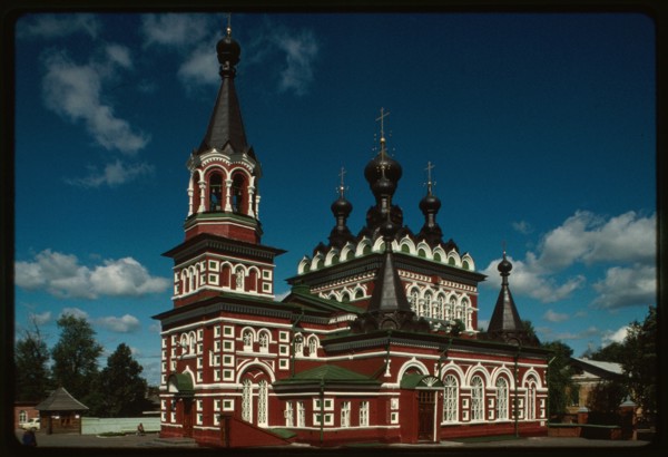 Cathedral of St. Seraphim (1907), southwest view, Viatka, Russia 1999.