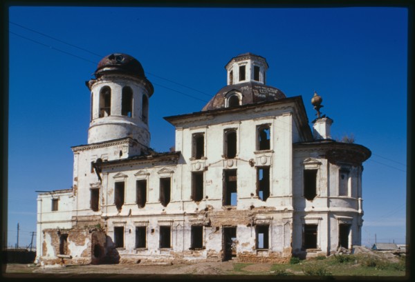 Church of the Kazan Icon of the Virgin (1809-11), south facade, Tvorogovo, Russia; 2000