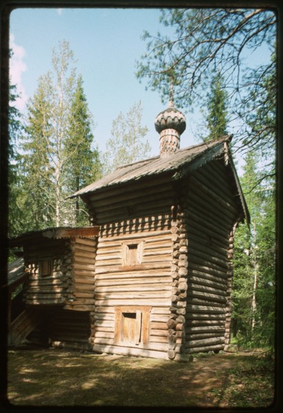 Trinity Chapel from Valtevo village (Pinega Region) (18th century), southeast view, reassembled at Malye Korely Architectural Preserve, Russia 1998.