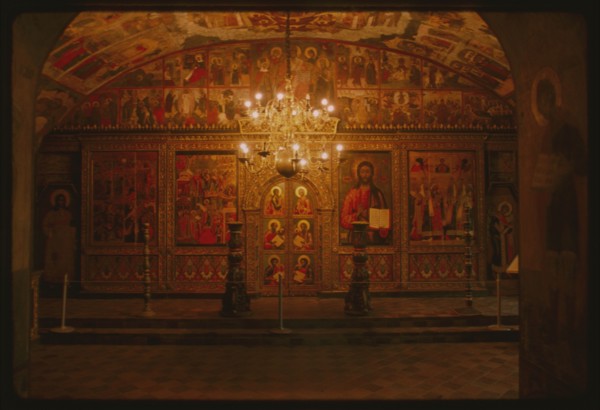 Church of Elijah the Prophet (1647-50), interior, Chapel of the Deposition of the Robe, view east with icon screen, Yaroslavl', Russia; 1992