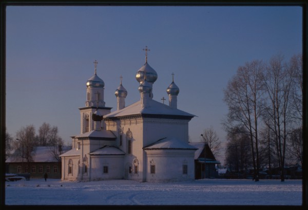 Church of the Nativity of the Virgin (1682), southeast view, Kargopol', Russia 1999.