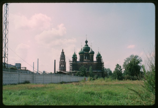 Church of John the Baptist at Tolchkovo (1671-87), east view, one of the greatest monuments of 17th century Russian architecture, Yaroslavl', Russia; 1994