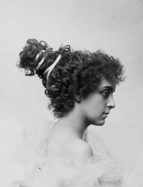 Grecian-inspired Hairstyle