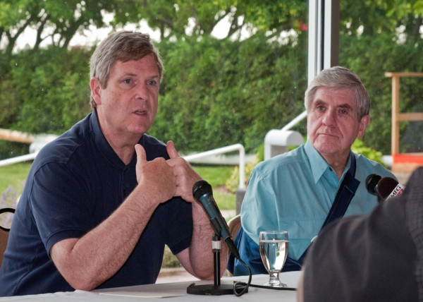 2011 USDA Secretary Tom Vilsack Iowa/Nebraska Flood Visit