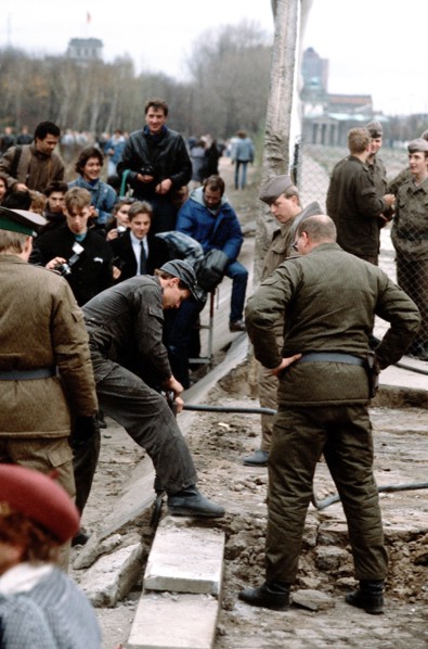East German police and West German citizens