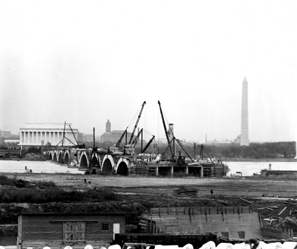 Lincoln Memorial Bridge construction