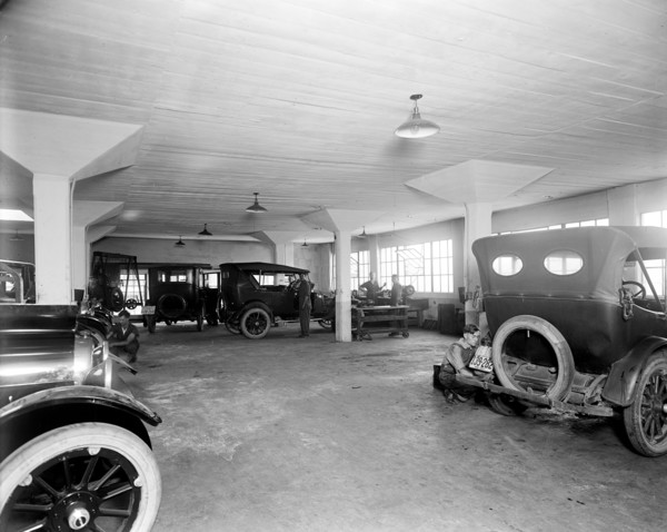 Oakland Automobile dealership garage and mechanics