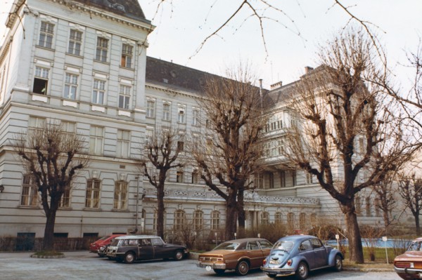 U.S. embassies consulates and chancery buildings