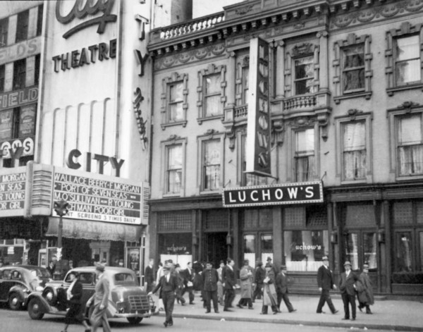 1930s New York City - Luchow's Restaurant, 110 East 14th Street, Manhattan ca. 1938