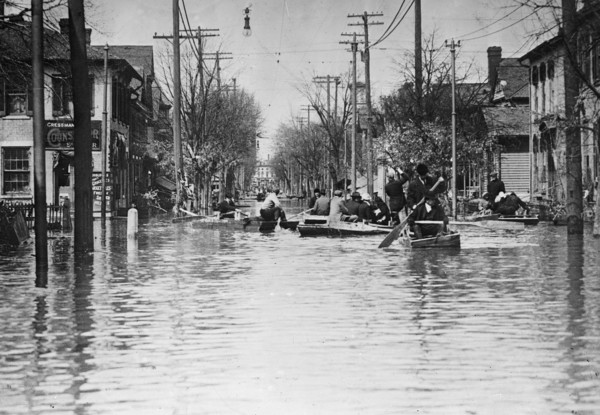 People being rescued during the Great Flood of Dayton in 1913