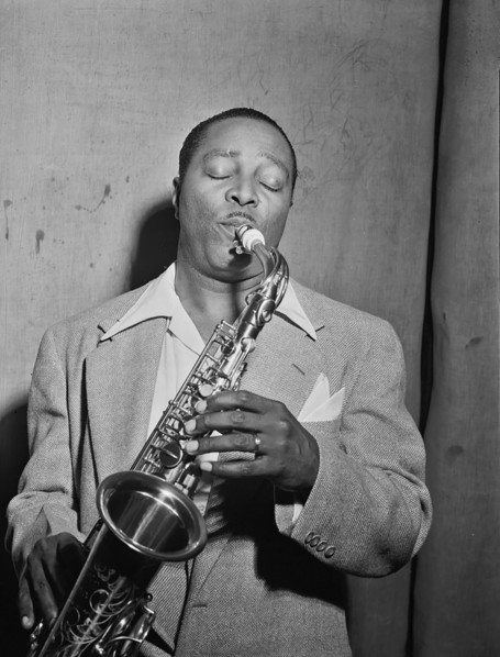 Portrait of Louis Jordan, Paramount Theater(?), New York, N.Y., ca. July 1946
