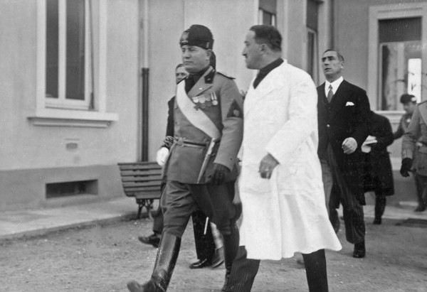 The professor. Angelo Nicolato and Benito Mussolini at the San Matteo hospital in Pavia ca. before 1936