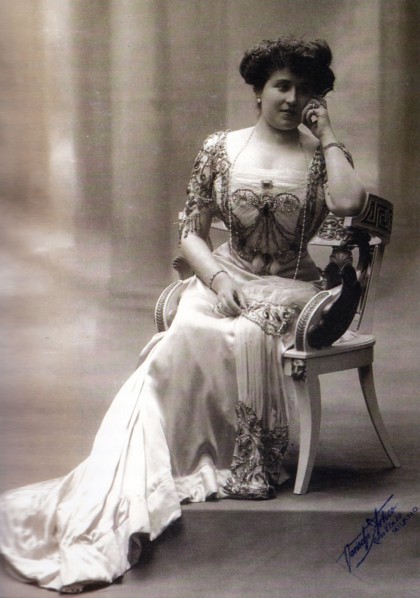 Maria Farneti was an Italian soprano singer ca. 1908