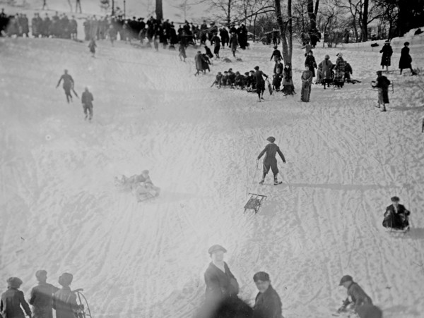 Date: 1910-1915 - Coasting - Central Park