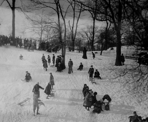 Date: 1910-1915 - Coasting - Central Park