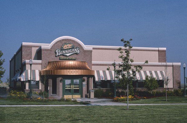 2000s America -   Bennigan's Restaurant, Denver, Colorado 2004