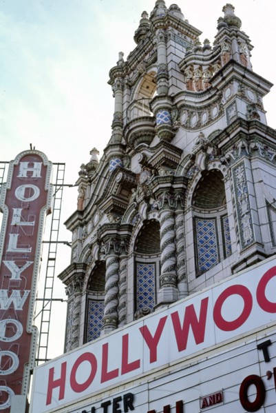 1970s America -  Holly [ie Hollywood] Theater, Portland, Oregon 1976