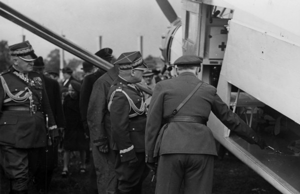 Deputy Minister of Military Affairs General Aleksander Litwinowicz (stands sideways, in the center, in the foreground) ca. 1938