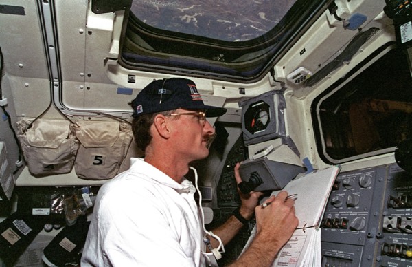 Flight deck activity during EVA 3 on Flight Day 6