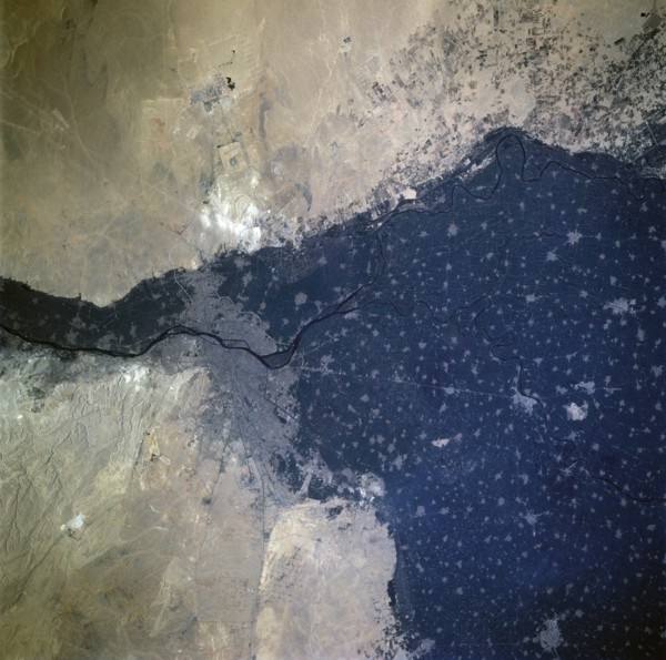 Earth observations taken during STS-81 mission