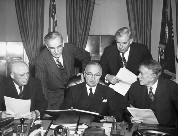 Truman Meets Congressional Leaders