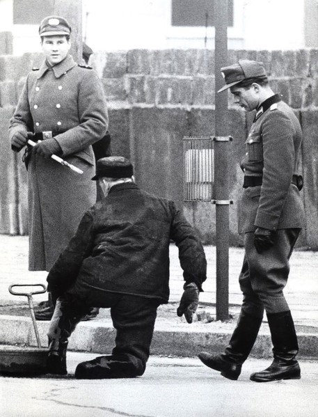 11/15/1961 -  Installation of Locks in the Sewers