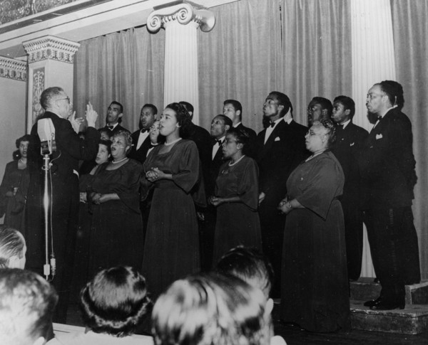 The Hall Johnson Choir gave a concert at the Vienna Musikverein Brahmssaal before an enthusiastic audience.