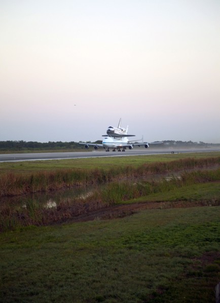 CAPE CANAVERAL, Fla. – Space shuttle Discovery