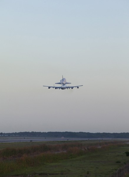 CAPE CANAVERAL, Fla. – Space shuttle Discovery