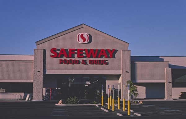 Safeway Food & Drugs 6th Street Klamath Falls Oregon ca. 2003