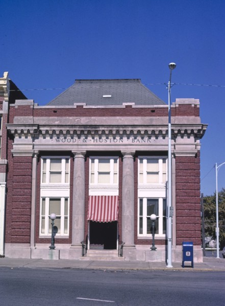 1980s United States -  Wood and Houston Bank (1906)