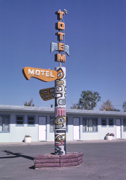 1980s United States -  Totem Motel sign
