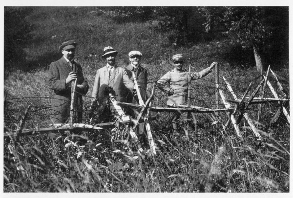 Visit of war correspondents at the front