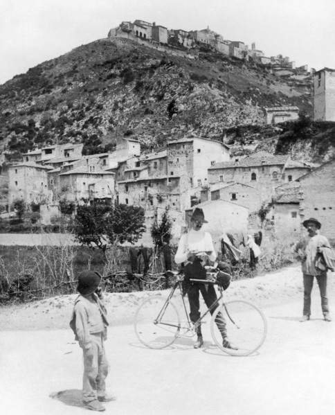 italy, umbria, cerreto di spoleto, tourist 1900