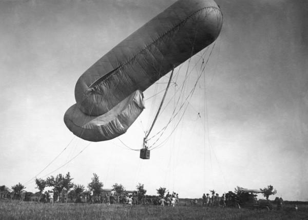 italy, hot-air balloon drago, 1937