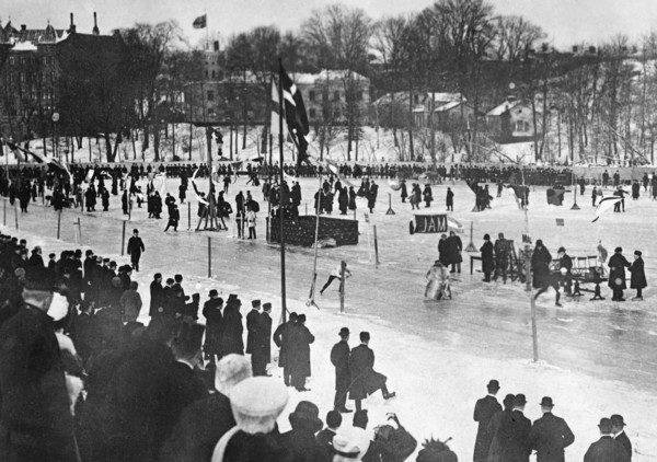 italy, bardonecchia, ice skating, 1930-1940
