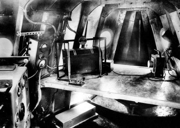 cabine radio de l'avion transatlantique, 1933